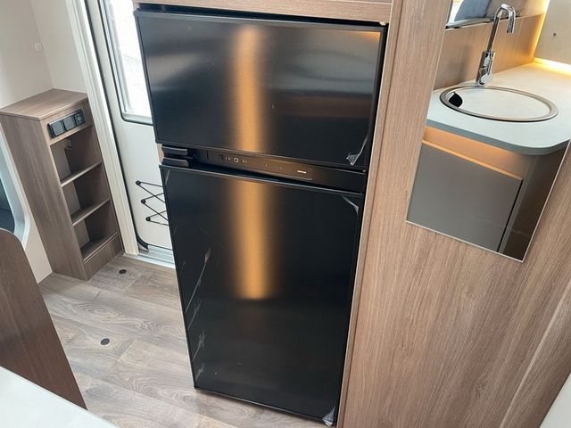 Carado T 338 Edition AUTOMATIK OHNE Hubbett NAVI XENON