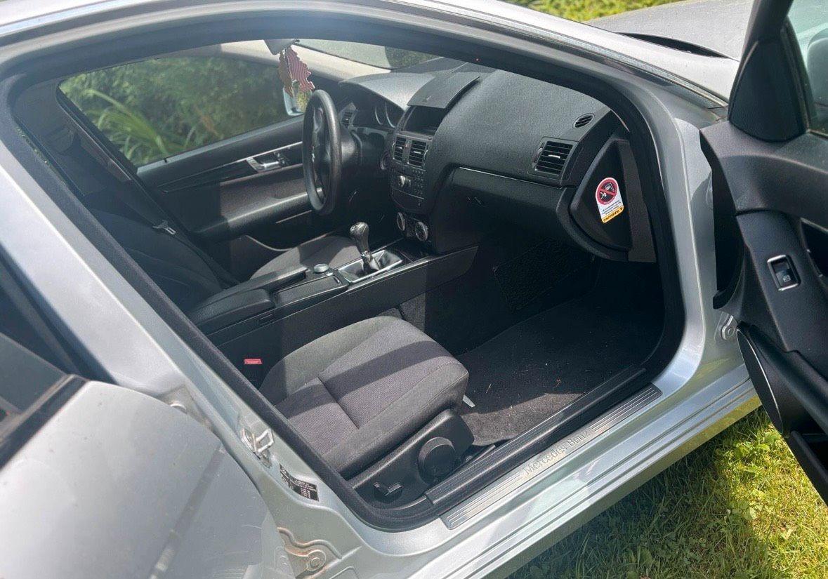 Mercedes-Benz C200 2010 — rear view