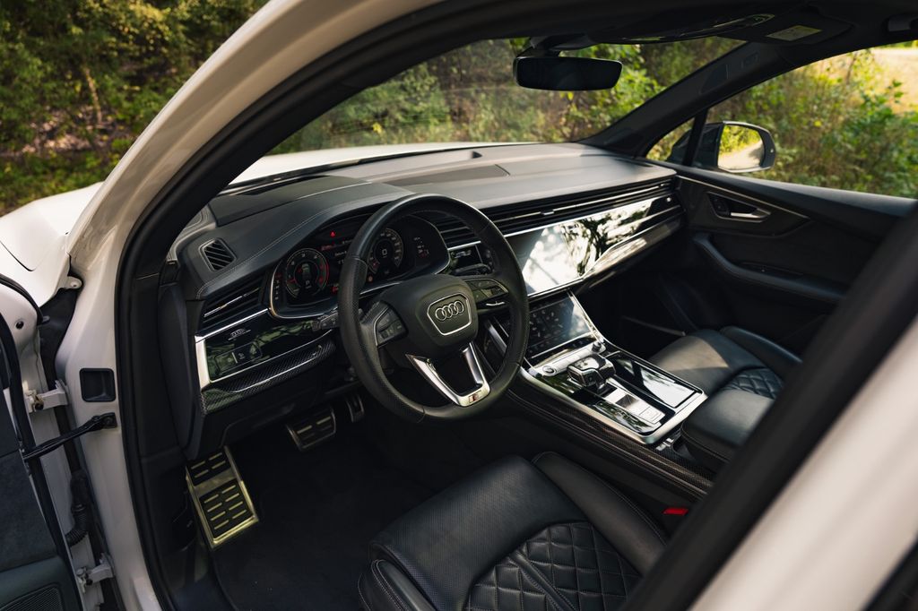 AUDI Q7 50 TDI competition plus*AHK*HU*B&O*PANO*VOLL AUDI Q7 50 TDI competition plus*AHK*HU*B&O*PANO*VOLL