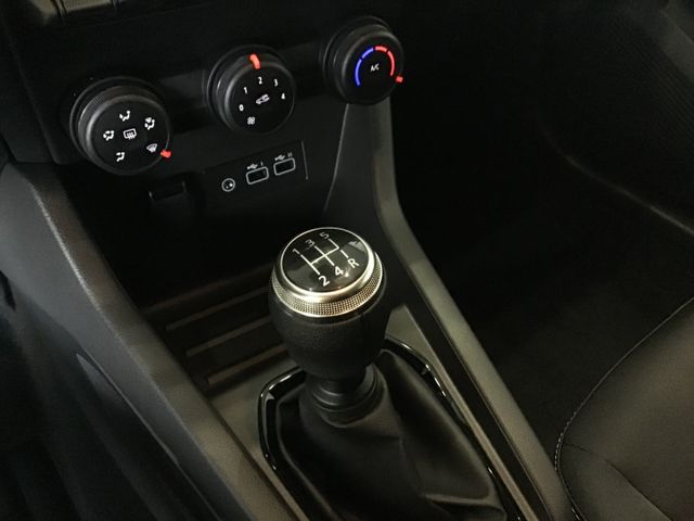 Fahrzeugabbildung Mitsubishi Colt BASIS 1.0  LED/Tempo/PDC/DAB/Bluetooth/MP3