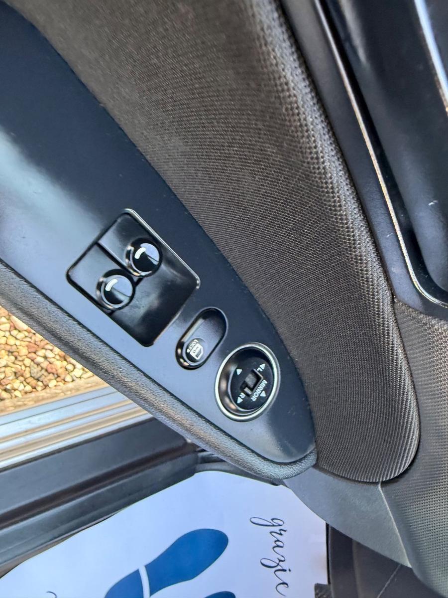 Hyundai i30 2011 — photo 13