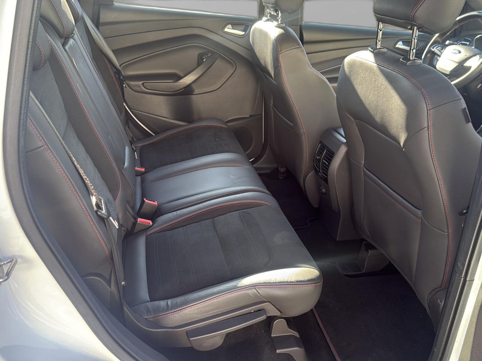 Fahrzeugabbildung Ford Kuga ST-Line/ AHK/ 1. Hand/