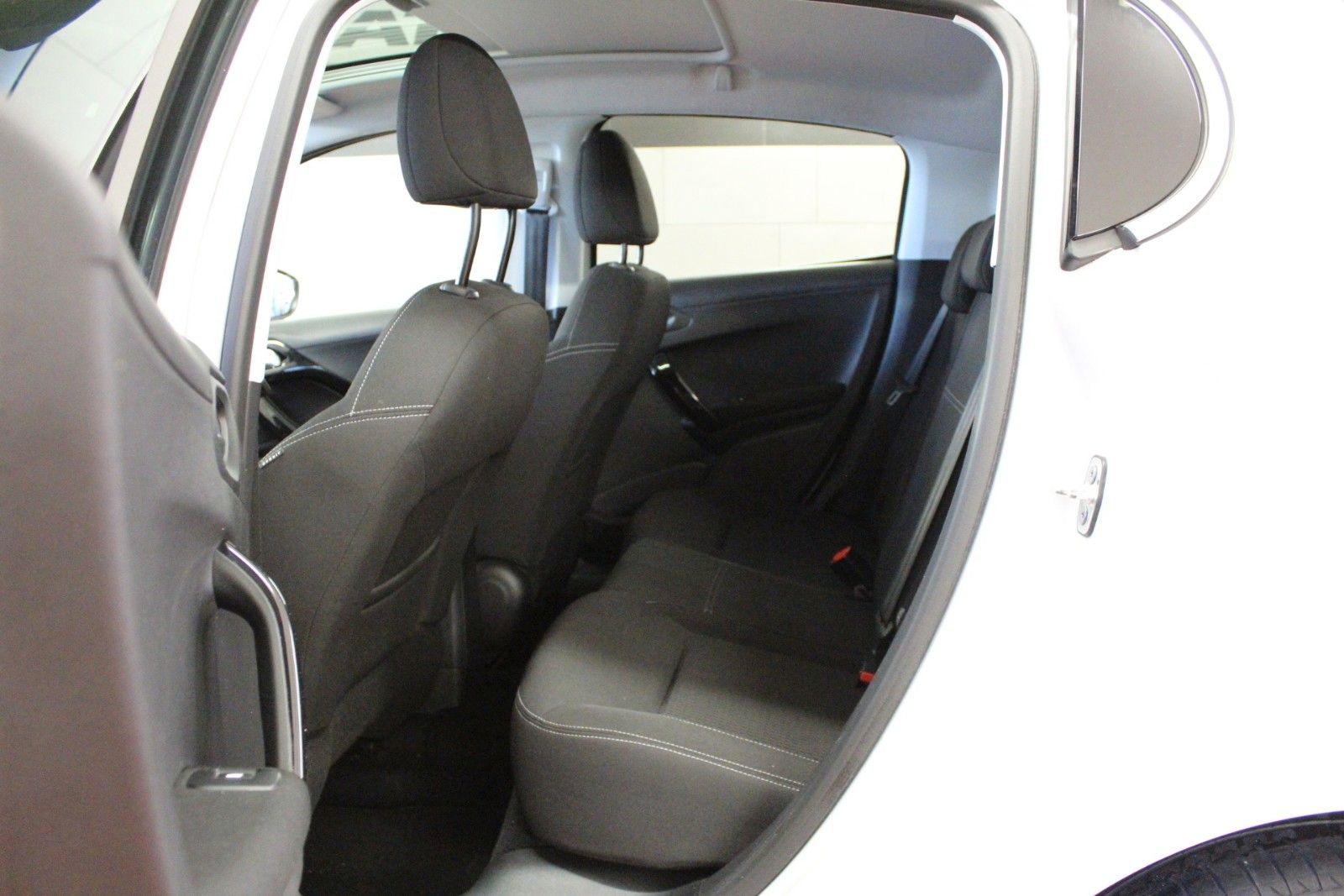 Fahrzeugabbildung Peugeot 208 PureTech 110 Edition Panoramadach*Sitzheizun
