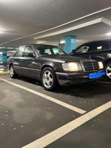 Mercedes-Benz Mercedes W124 320 - Mercedes-Benz 320 in Duisburg