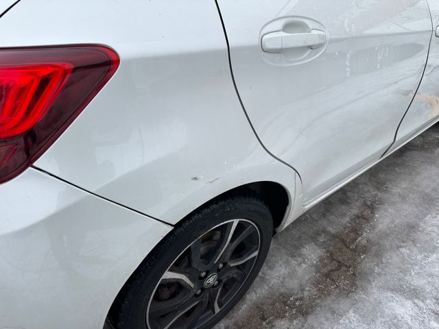 Toyota Yaris Style Hybrid *Unfall*