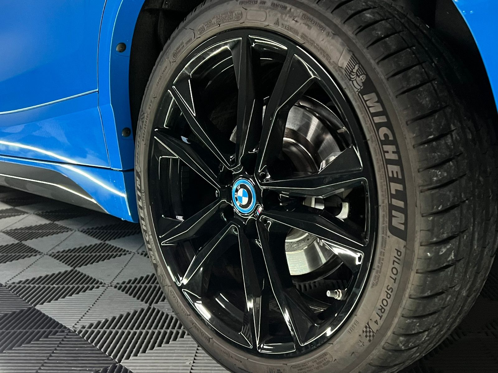 Fahrzeugabbildung BMW X2 xDrive 25 e M SPORT/LED/NAVI PROF./ACC/DAB