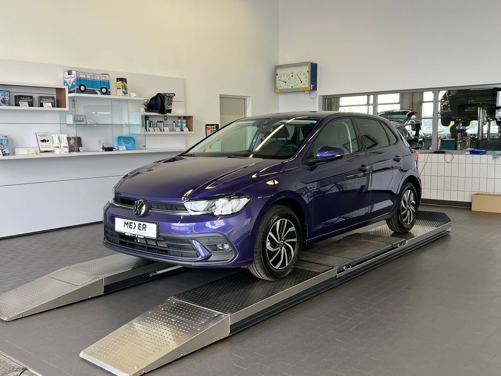 Fahrzeugabbildung Volkswagen Polo Life 1.0 TSI *LED, App Connect, PDC, Kamera
