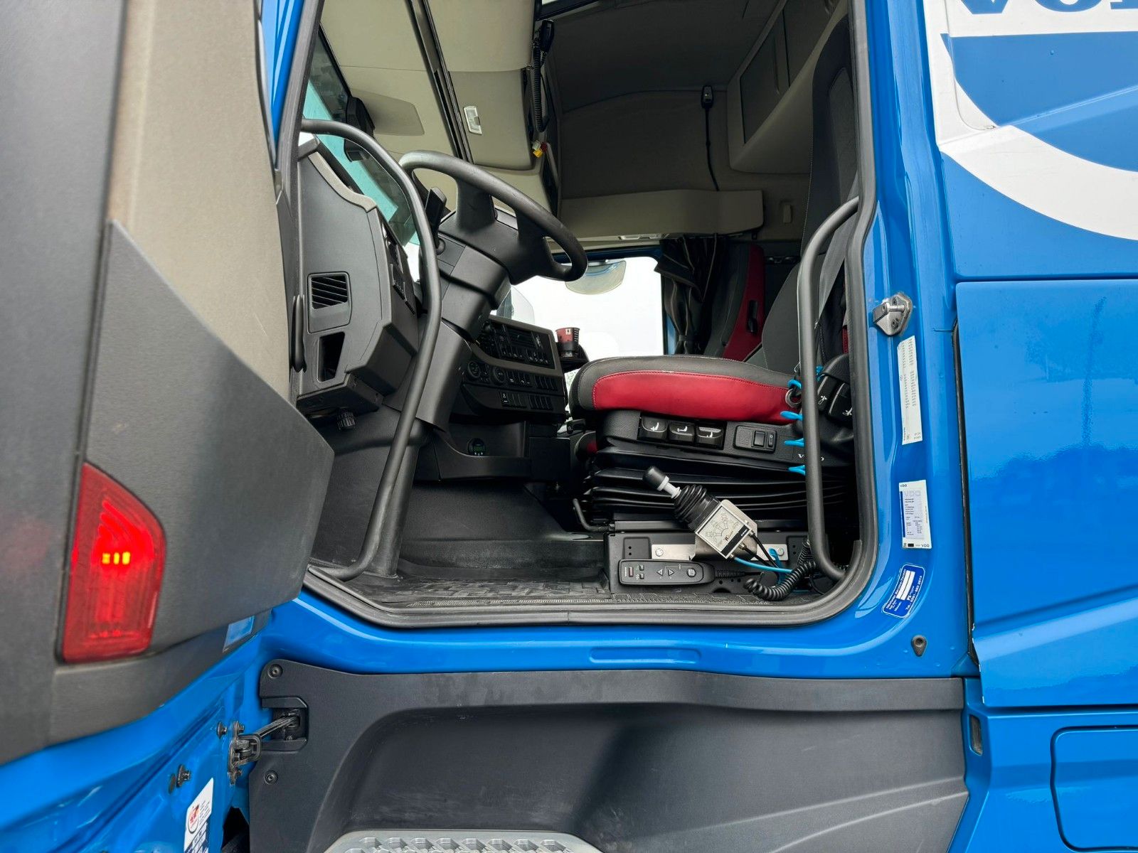 Fahrzeugabbildung Volvo FH 500 4x4H BL SA mit 2-Kreis-Hydraulik