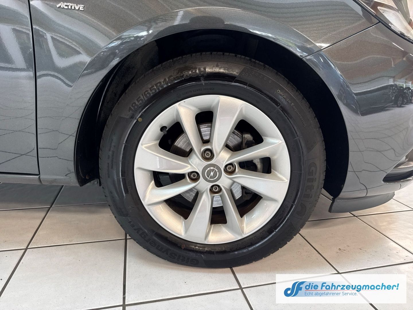 Fahrzeugabbildung Opel Corsa E Active SHZ LenkradHZG Temp PDC Berganfah