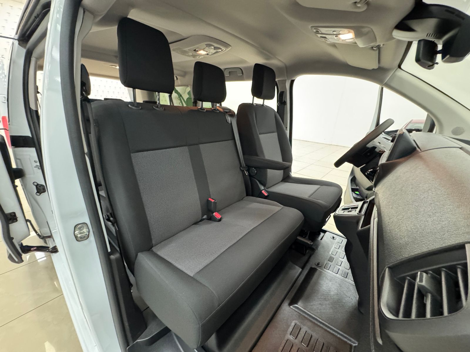 Peugeot Traveller - Bild 13