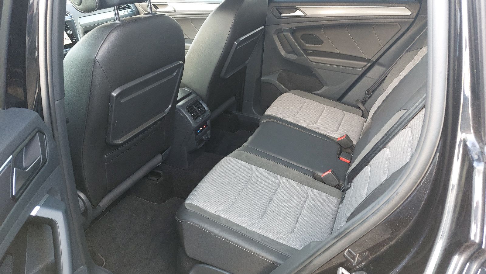 Volkswagen Tiguan Highline BMT Start-Stopp 4Motion R-Line-P foto 5