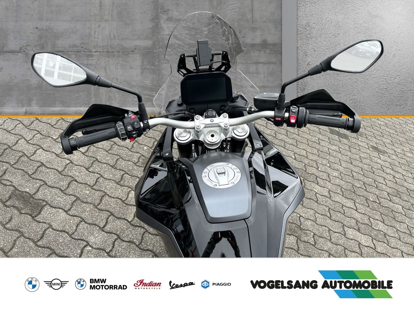 Fahrzeugabbildung BMW F 900 GS Tieferlegung, Dynamic-Paket, Akrapovic-
