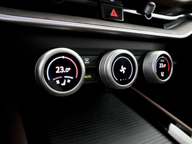 Skoda Superb Combi L&K AHK Standh. LuftLeder VC Travel