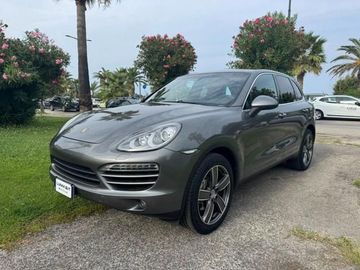 Porsche Cayenne - 2