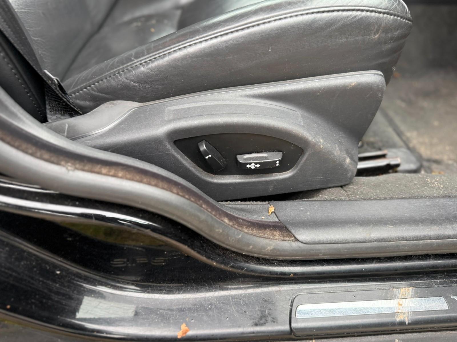 Volvo V70 2011 — photo 14
