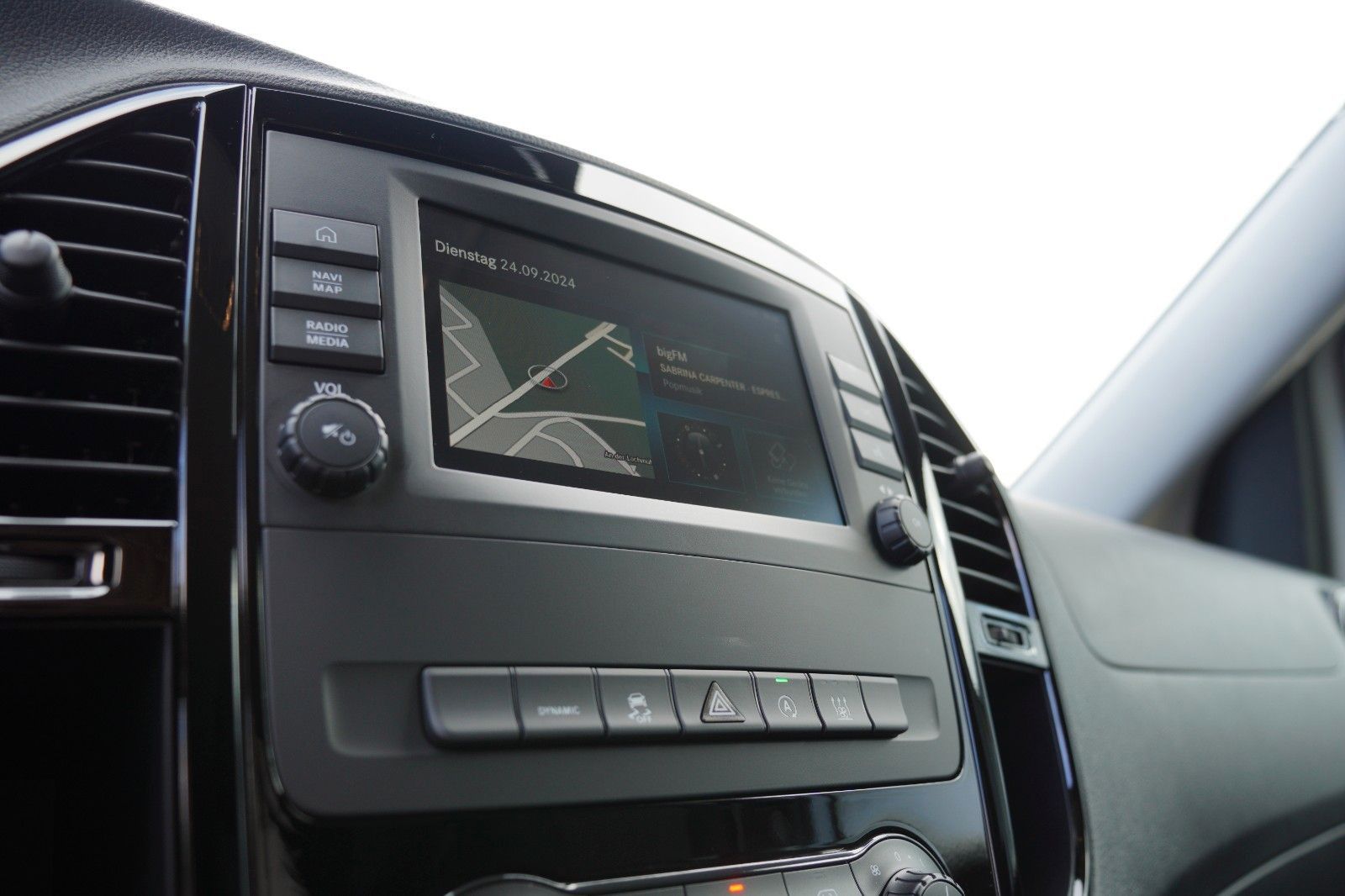Fahrzeugabbildung Mercedes-Benz Vito Tourer 114CDI Pro lang*AHK*NAVI*SHZ*Standh*