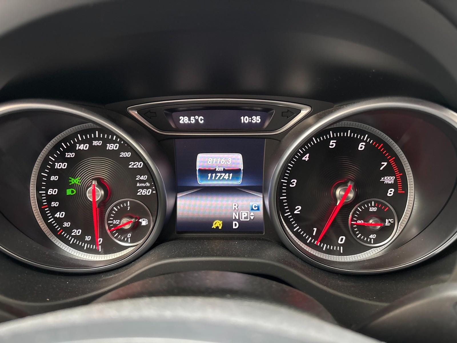 MERCEDES-BENZ CLA SHOOTING BRAKE 2.0 211ch 4MATIC BVA Sièges chauffants cuir Attelage Historique présent