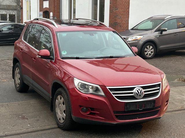 Volkswagen Tiguan Sport&Style4X4-Navi-Kamera-Panorama-Xenon