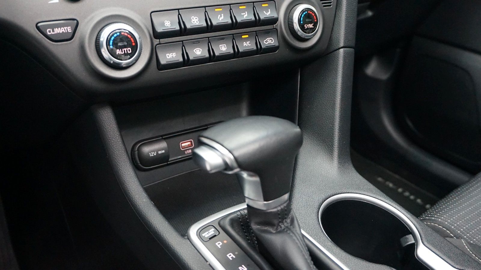Fahrzeugabbildung Kia Sportage Spirit 4WD Pano Navi