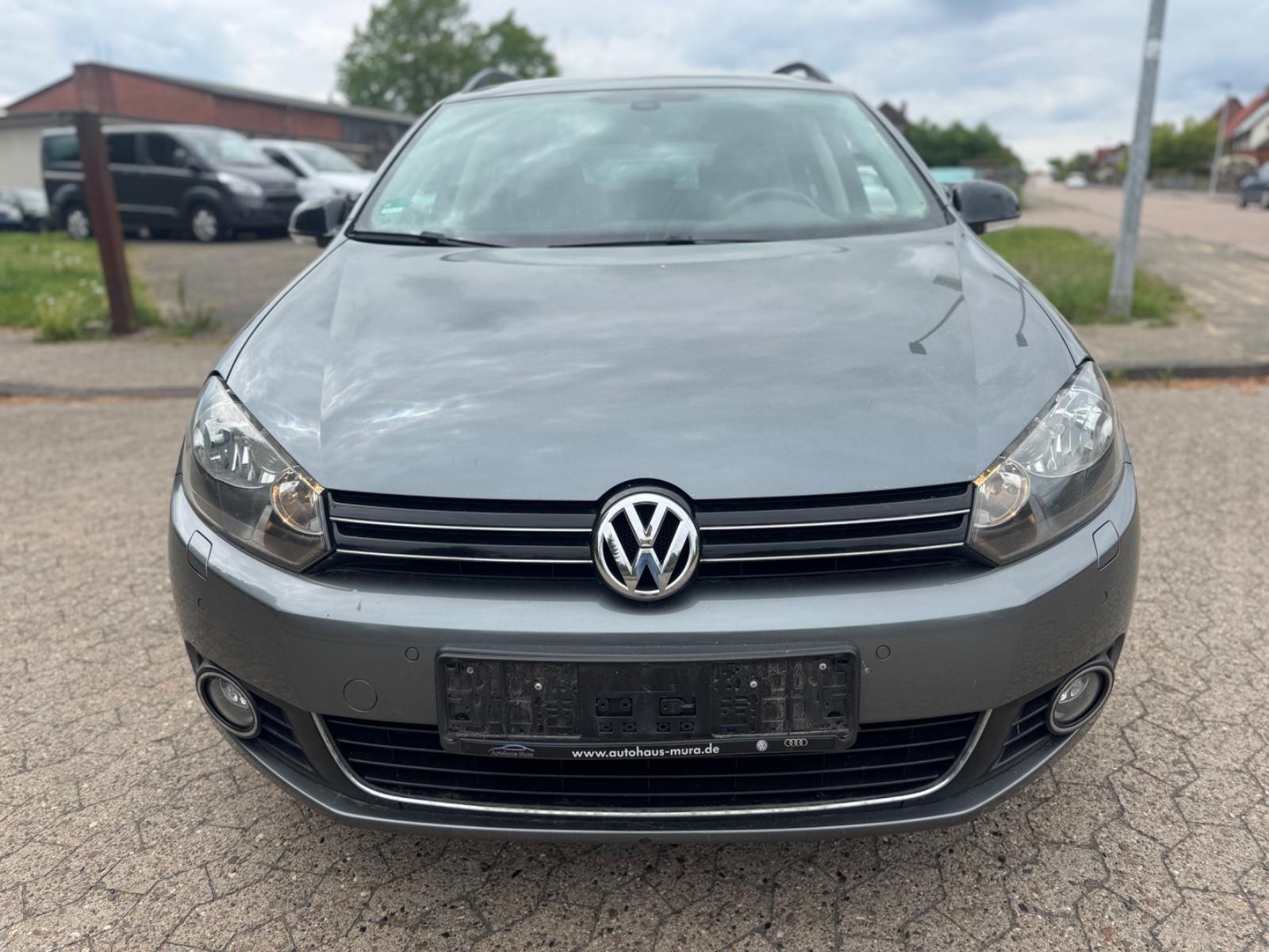 Volkswagen Golf 2011 — вигляд ззаду