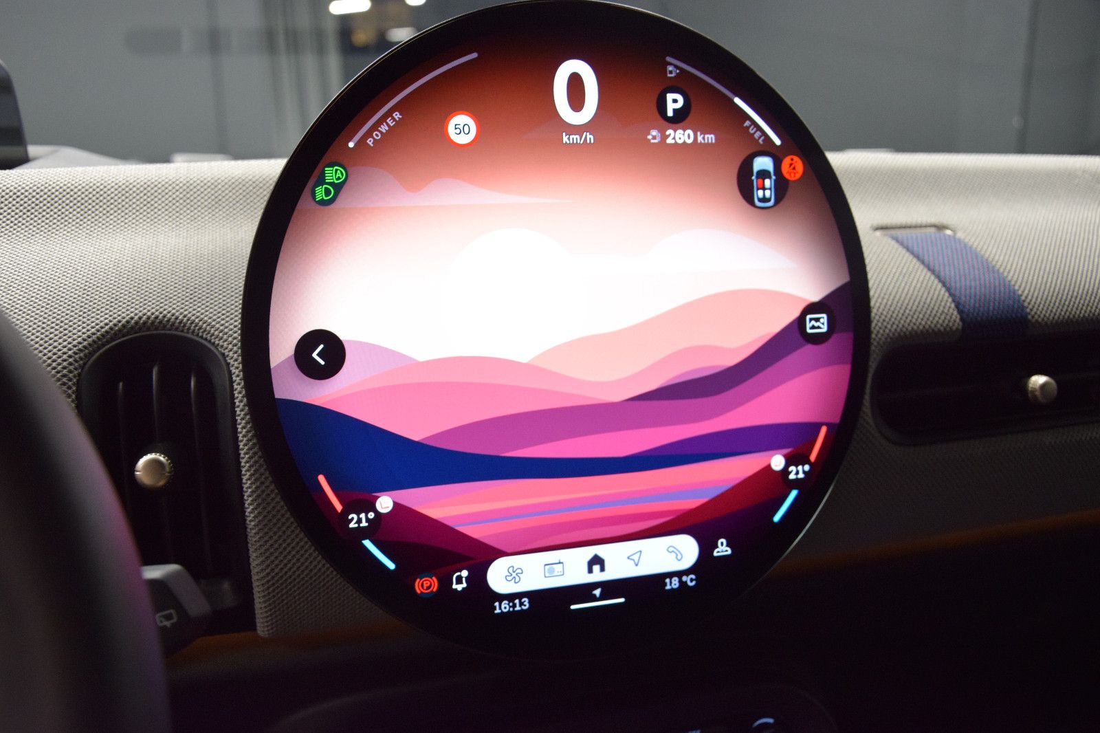 Fahrzeugabbildung MINI COOPER Mini 3-trg. Favoured Trim HeadUp Leder