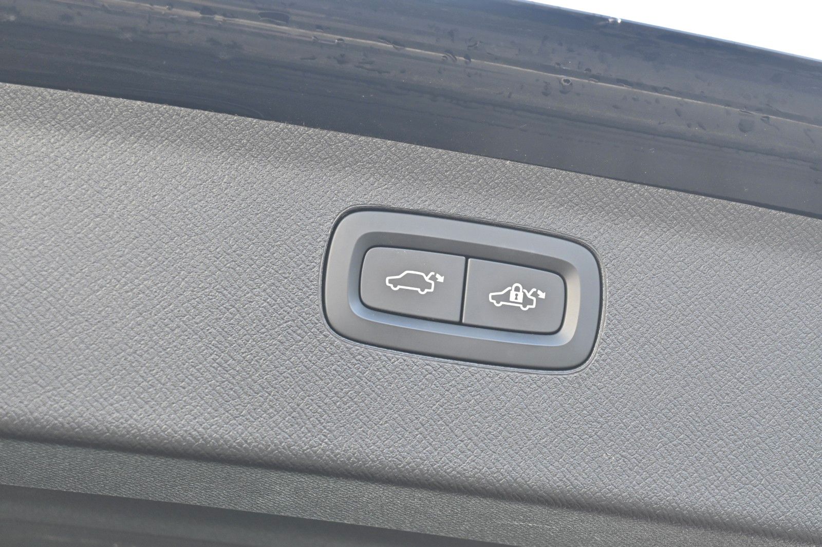 Fahrzeugabbildung Volvo XC90 R Design AWD*B&W*PANO*LUFT*AHK*360*VOLL