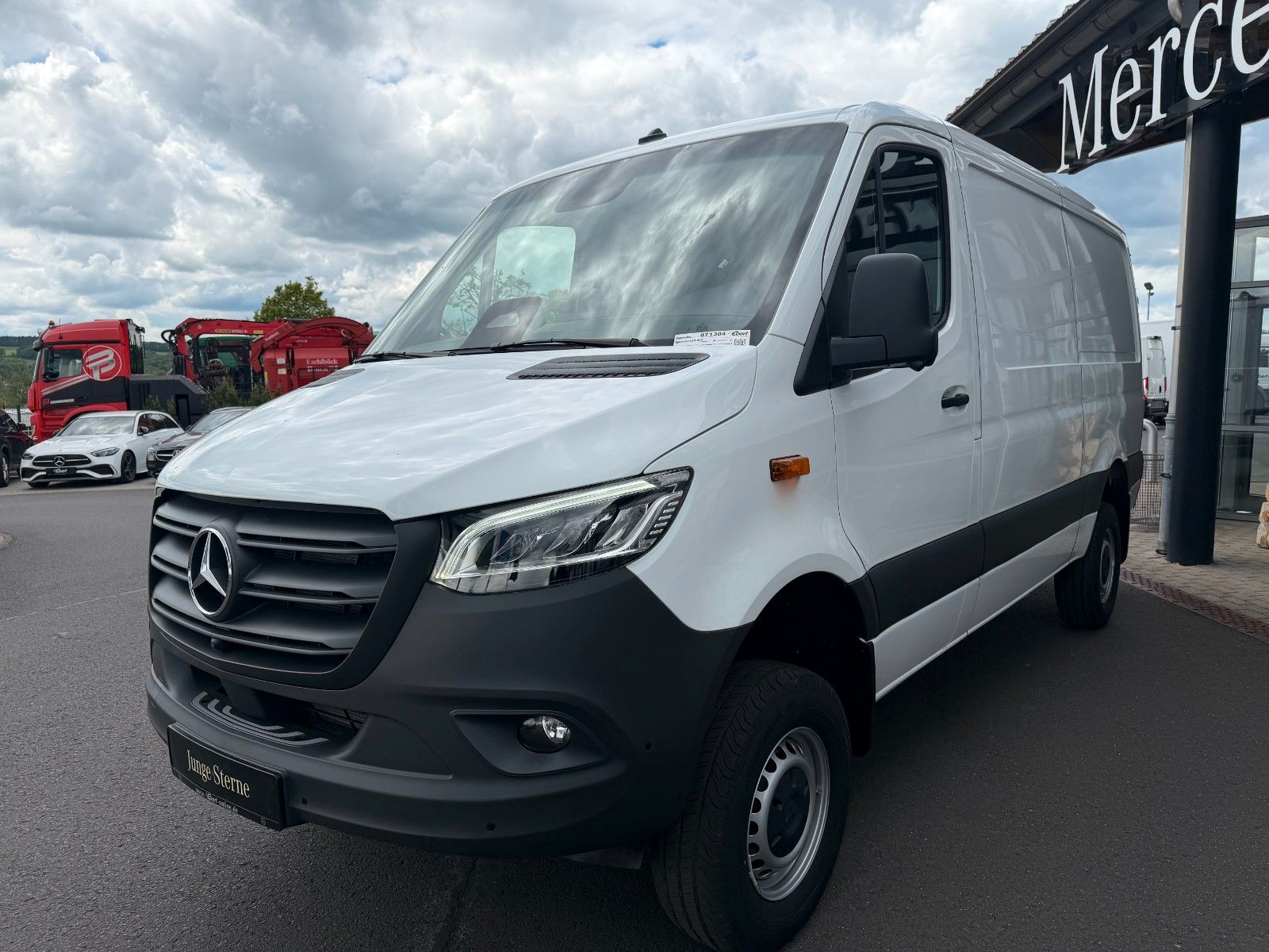 Fahrzeugabbildung Mercedes-Benz Sprinter 319 CDI 4x4 Klima AHK DISTRONIC
