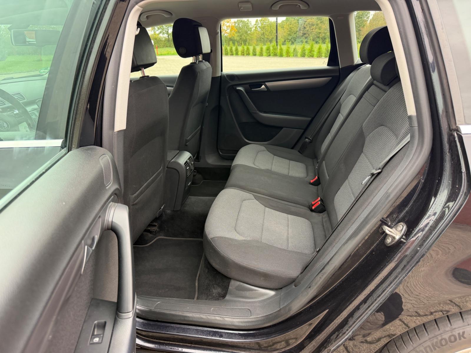 Volkswagen Passat 2011 — photo 15