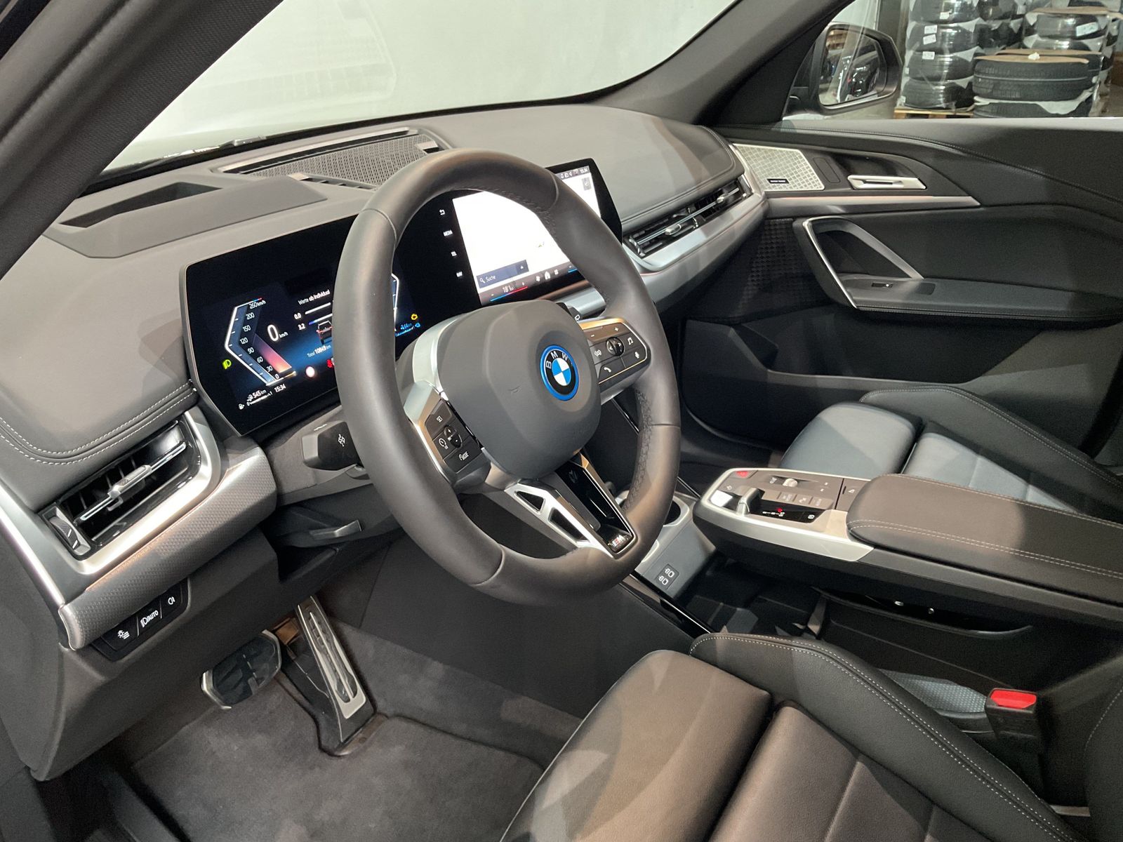 Fahrzeugabbildung BMW X1 xDrive25e M Sportpaket Head-Up HK HiFi