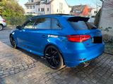 Audi RS3 2.5 TFSI S tronic quattro Sportback - - blaue Audi RS3