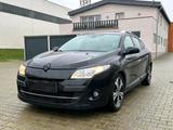 Renault Megane   1.9 dci  BOSE Edition - Renault Megane mit Diesel-Antrieb: Kombi, 1.9