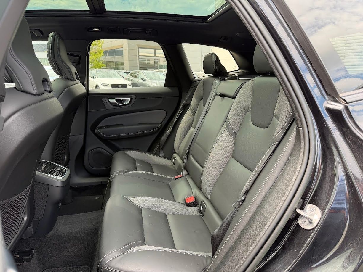 Volvo XC60 B5 Ultimate Dark AWD foto 6