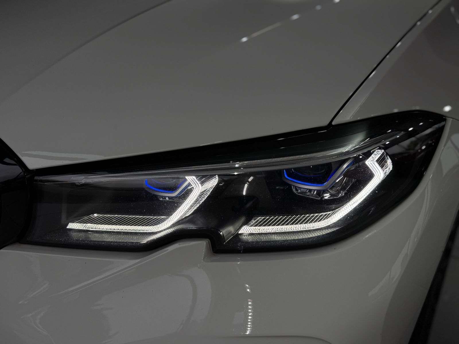 Fahrzeugabbildung BMW M340i xDrive Touring|LASER|NAVI|PANORAMA|ACC|AHK