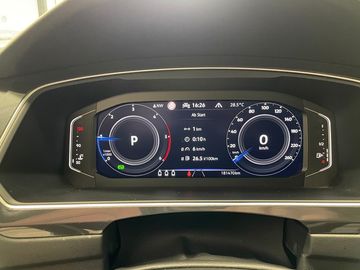 Volkswagen Tiguan - 12