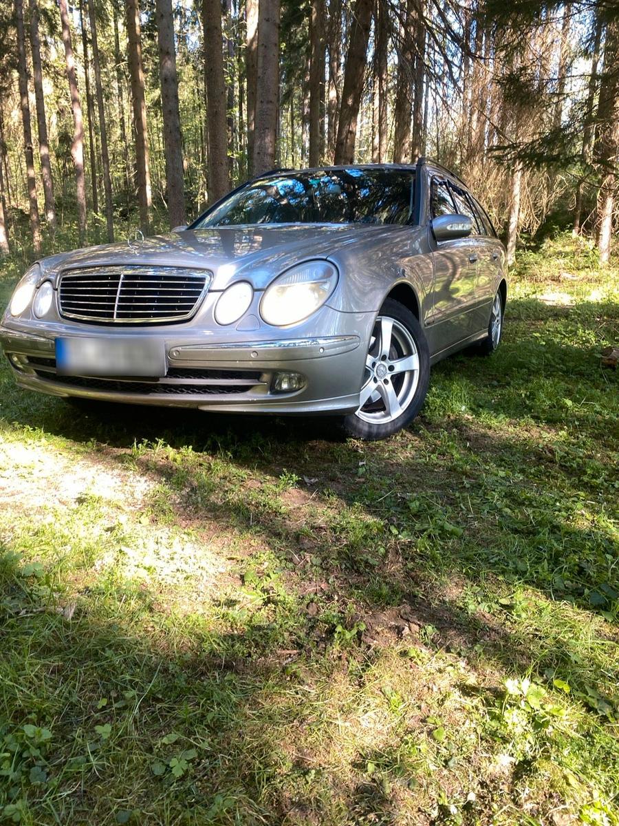Mercedes-Benz E320 2004 — photo 6