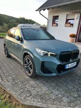 BMW iX1 xDrive30 - Pano AHK  M-Paket Vollausst. - BMW iX1 von privat