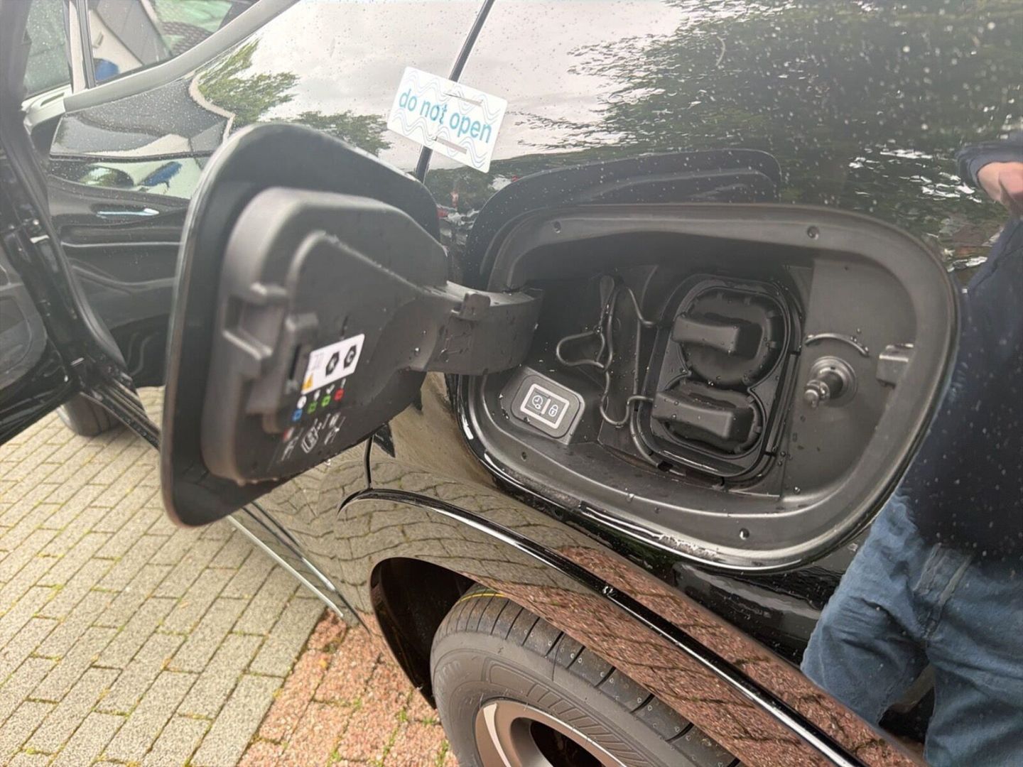 Fahrzeugabbildung Alfa Romeo Junior Elettrica Sport Speciale -Panorama-Wärmep