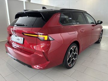 Fotografie des Opel Astra Sports Tourer 1.2 Turbo GS Tech-Paket