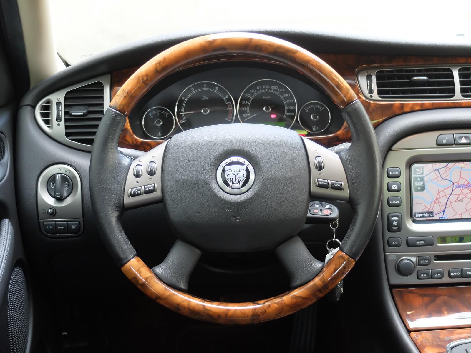 JAGUAR X-TYPE 3.0 V6 230ch 4X4 - CUIR - BVA - GPS - XÉNON - SIÈGES CHAUFFANTS - 75000 Km