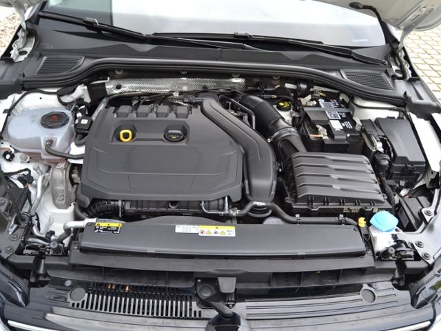 Golf VIII 1.5 TSI Life LED/NAVI+VZE/BUSINESS-PRE