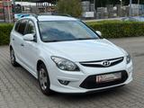 Hyundai i30 CW 1.4 Garantie* Klima* AHK* - Hyundai i30 aus 2011: I30cw