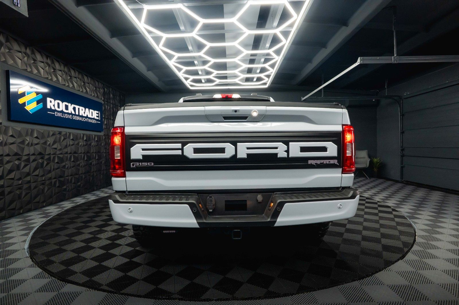 Fahrzeugabbildung Ford F150 5.0L V8 4x4 Offroad SuperCrew RAPTOR 19%