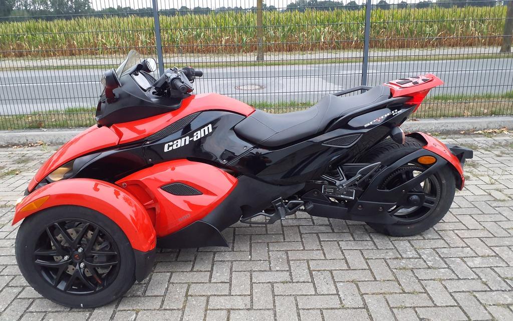 Can-Am Spyder 2012 — photo 9
