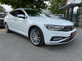 Volkswagen Passat Variant Business/AHK/LED - VW Passat Variant Gebrauchtwagen in München