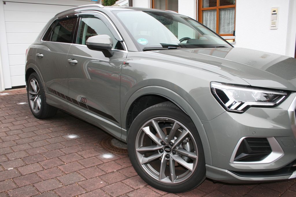 Image of Audi Q3