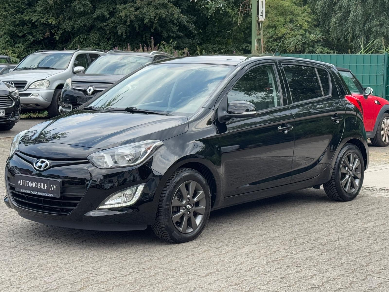 Hyundai i20 FIFA World Cup Edition*1.HAND*SHZ*PDC*LED