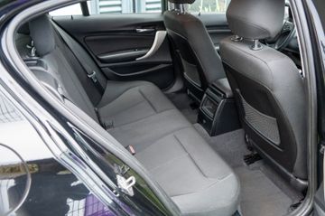 Fahrzeugabbildung BMW 120i Advantage KLIMAAUTO.|PDC|SHZ|