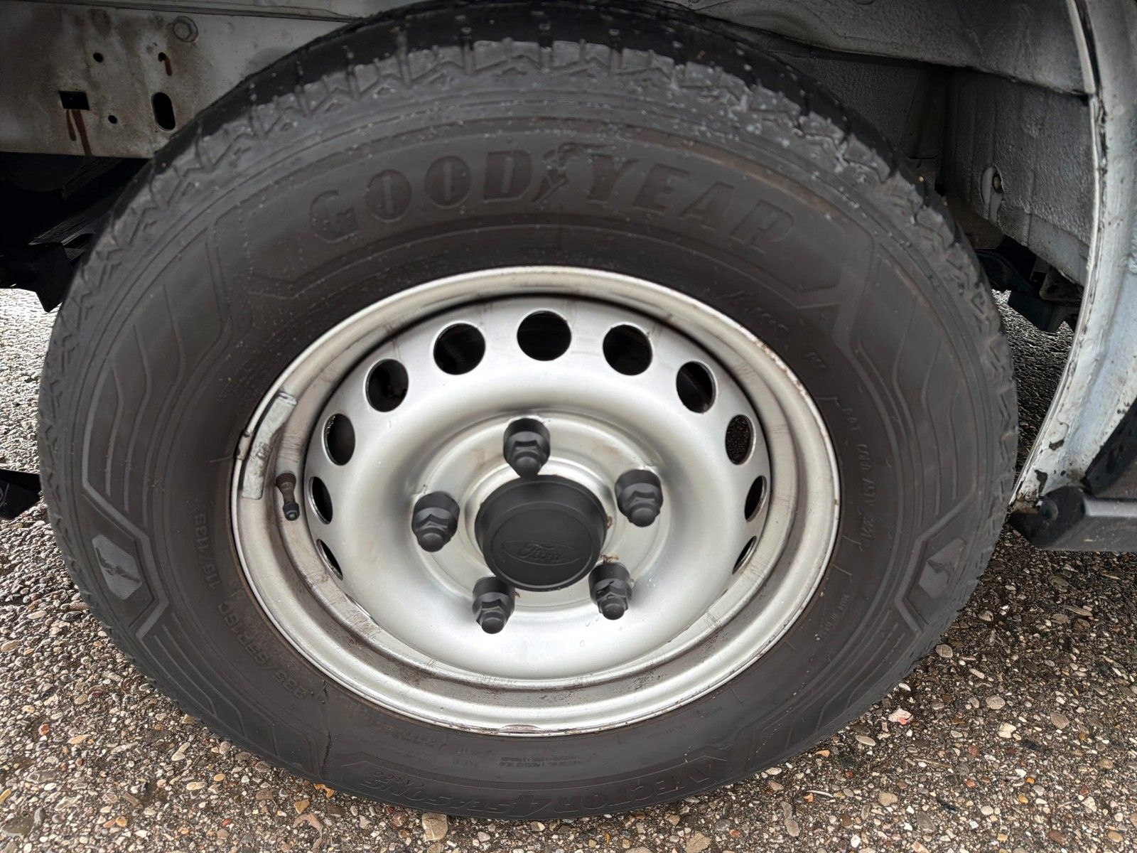 Fahrzeugabbildung Ford Transit Kasten 350 L4, RWD