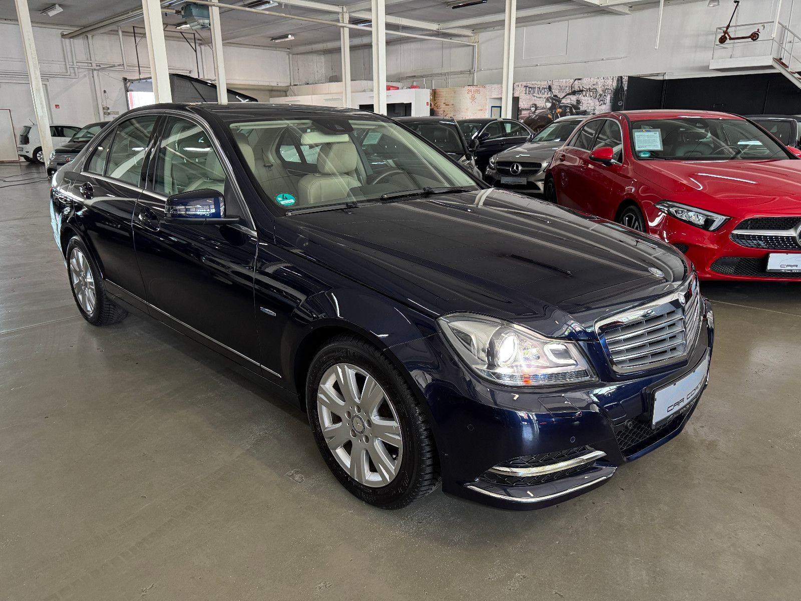 Fahrzeugabbildung Mercedes-Benz C 250 CGI BE 7GT ELEGANCE COMAND ILS KAMERA 1.VB