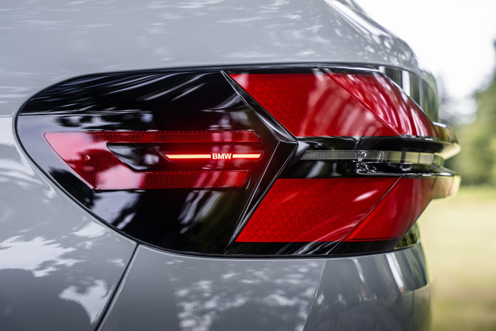 Fahrzeugabbildung BMW X5 40d xDrive M-SPORT PRO|AHK|CARBON|LUFT|ICONIC